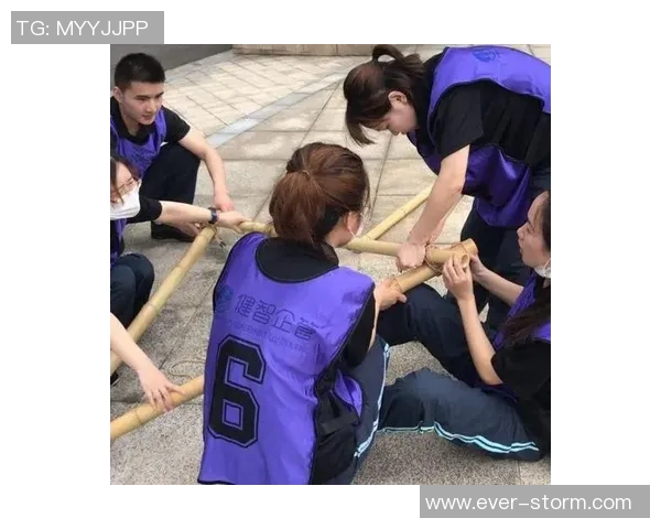 重庆足球队在挑战赛中的团队配合分析与表现评估